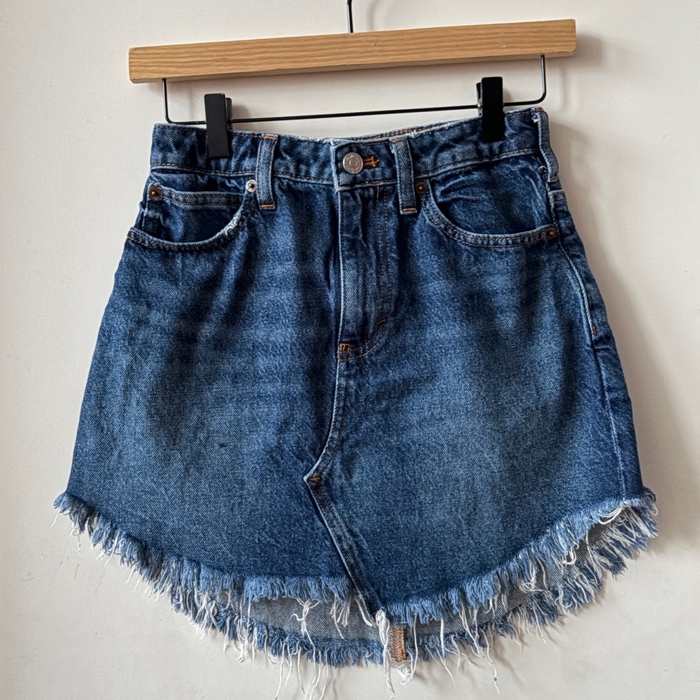 We The Free Free People Womenβs Bailey Raw Hem Denim Mini Skirt